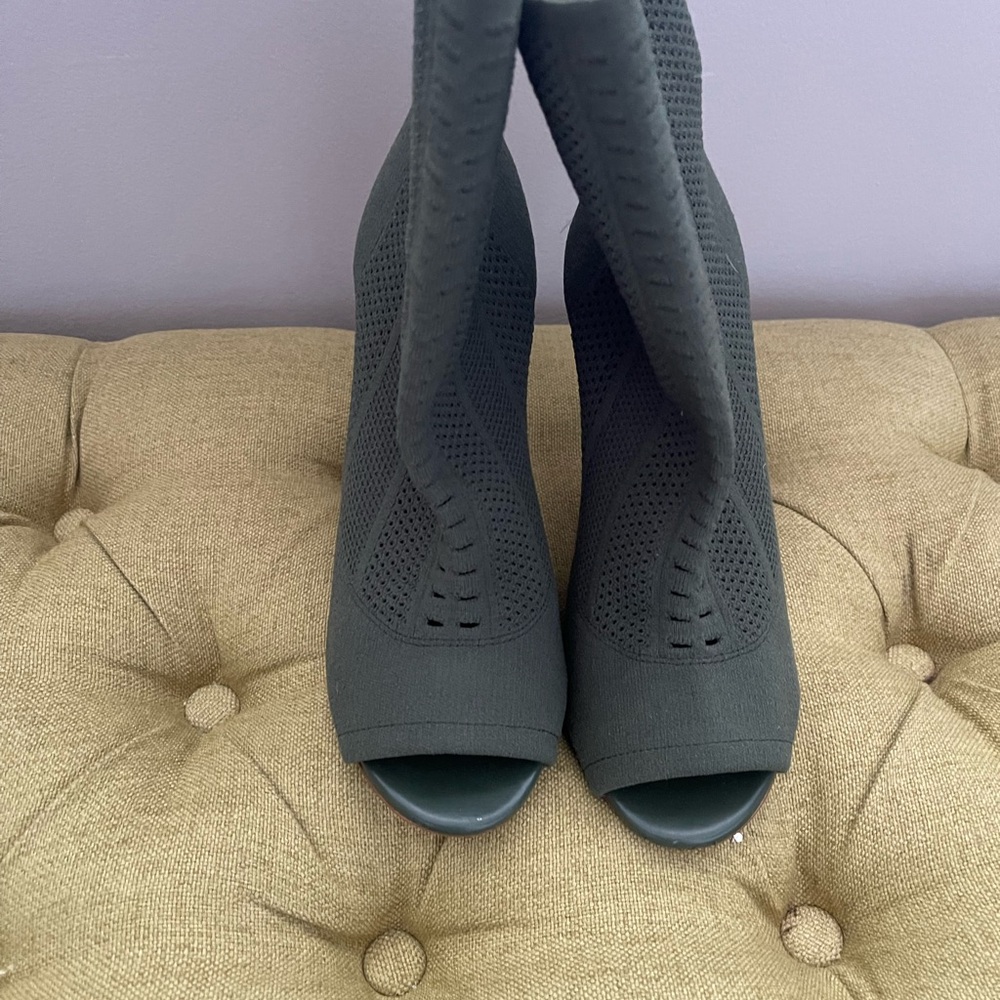 Stylish Dark Green Peep Toe Booties